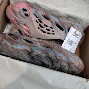 Just bought these brand new & don’t fit me